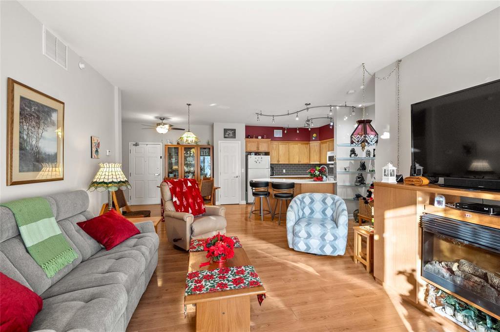 104 1205 St Anne's Road, Winnipeg, Manitoba  R2N 0C5 - Photo 11 - 202529630