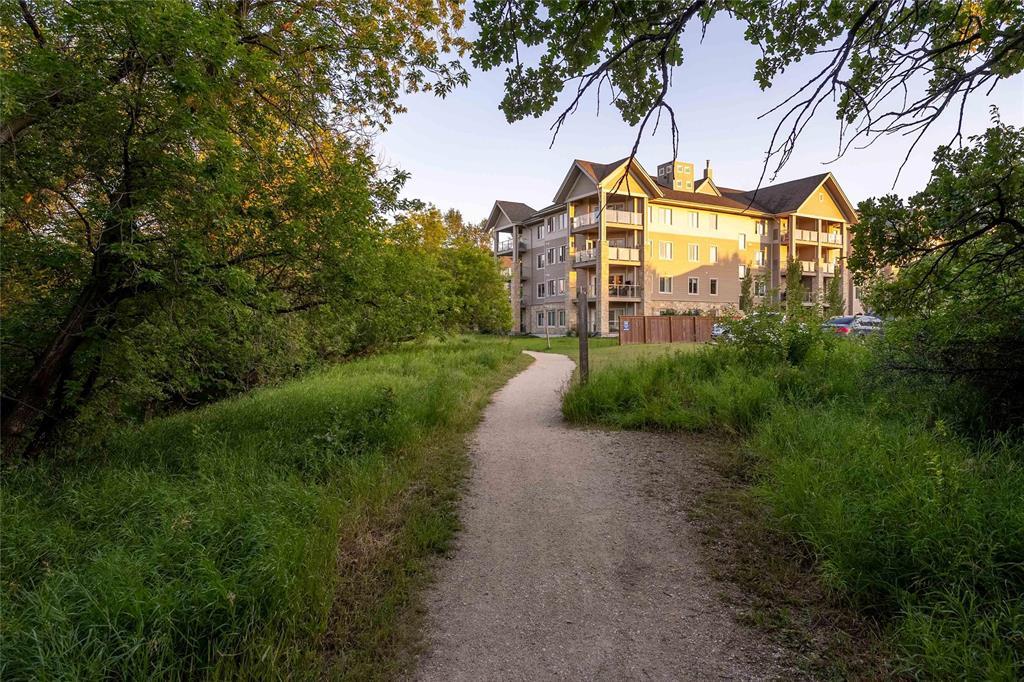 104 1205 St Anne's Road, Winnipeg, Manitoba  R2N 0C5 - Photo 44 - 202529630