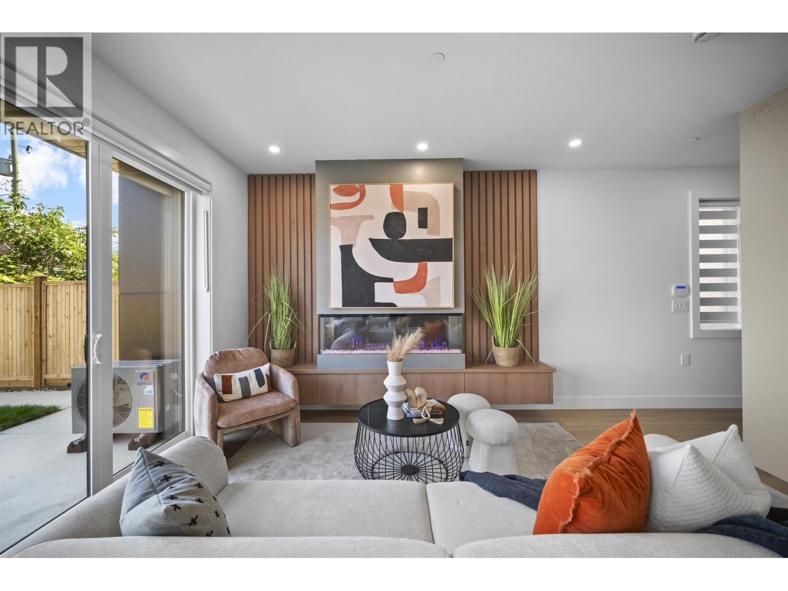 2 3563 E 25th Avenue, Vancouver, British Columbia  V5R 1K3 - Photo 6 - R3072567