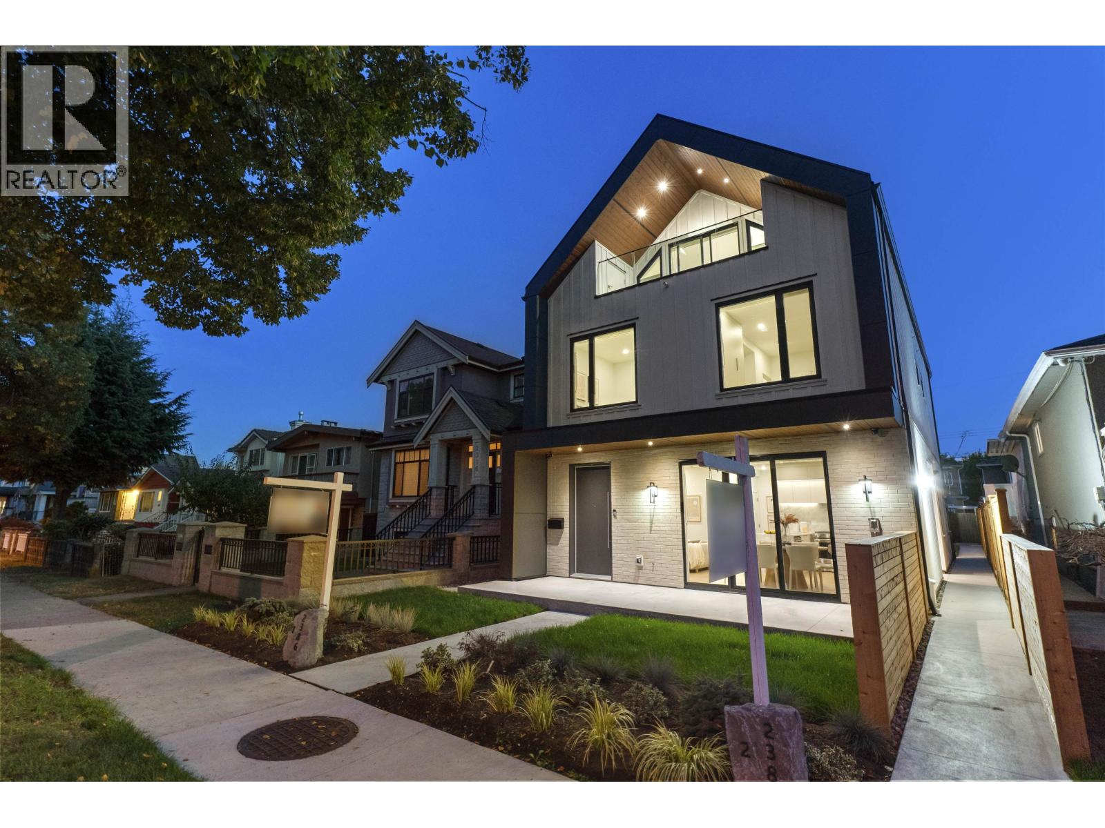 1 3563 E 25TH AVENUE, Vancouver, British Columbia