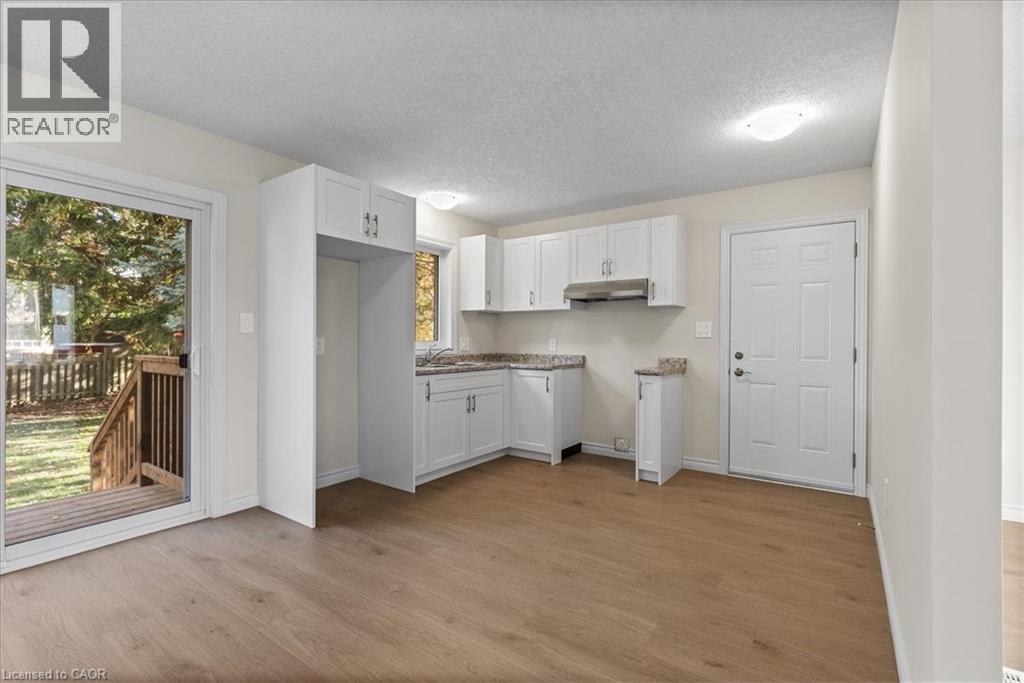 111 Second Avenue, Kitchener, Ontario  N2C 1N4 - Photo 8 - 40781127