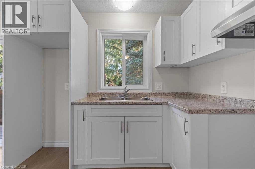 111 Second Avenue, Kitchener, Ontario  N2C 1N4 - Photo 14 - 40781127