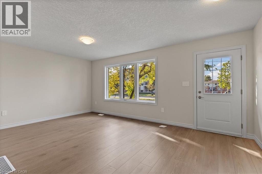 111 Second Avenue, Kitchener, Ontario  N2C 1N4 - Photo 10 - 40781127