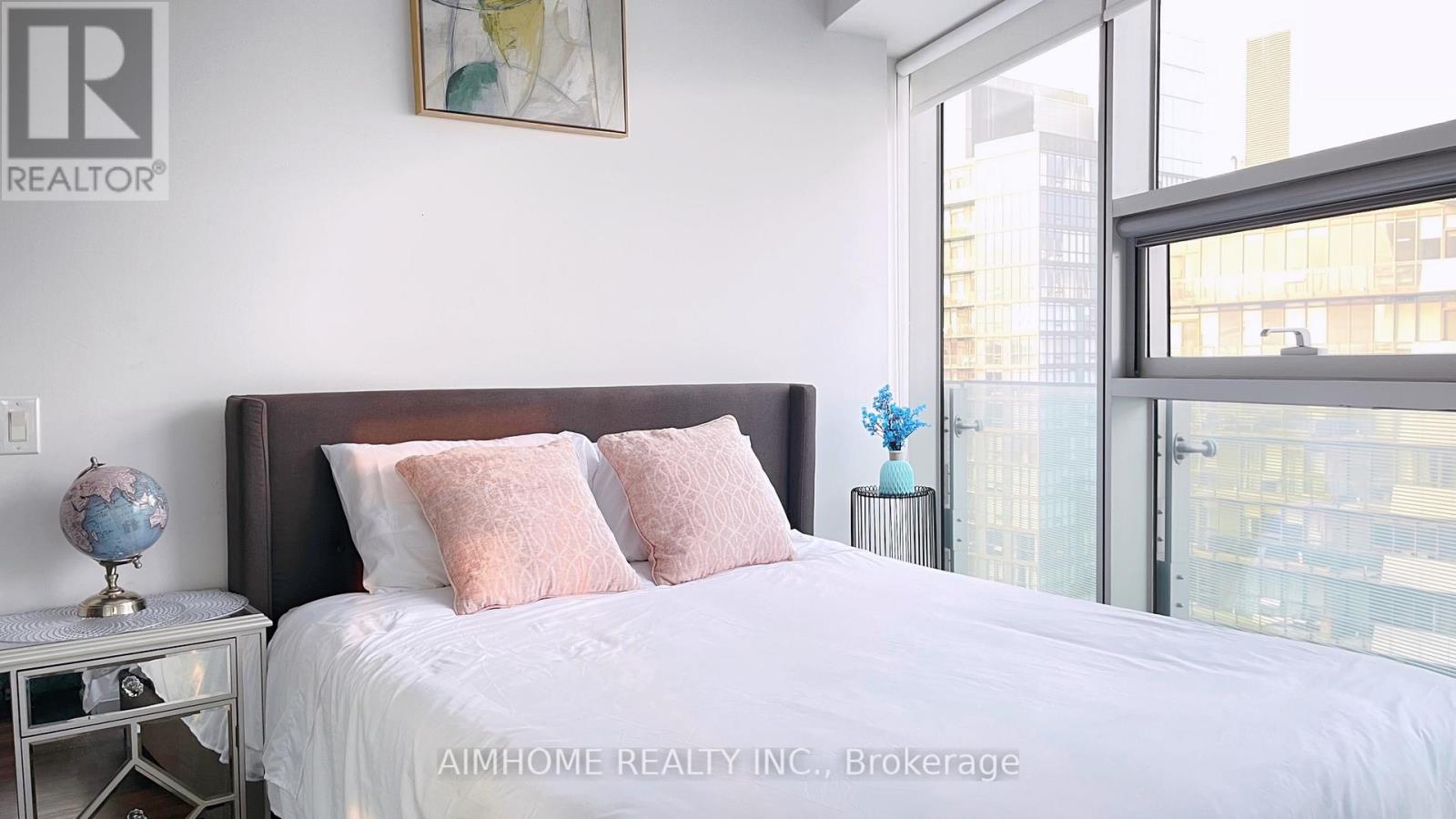 4803 - 14 York Street, Toronto, Ontario  M5J 0B1 - Photo 10 - C12608618