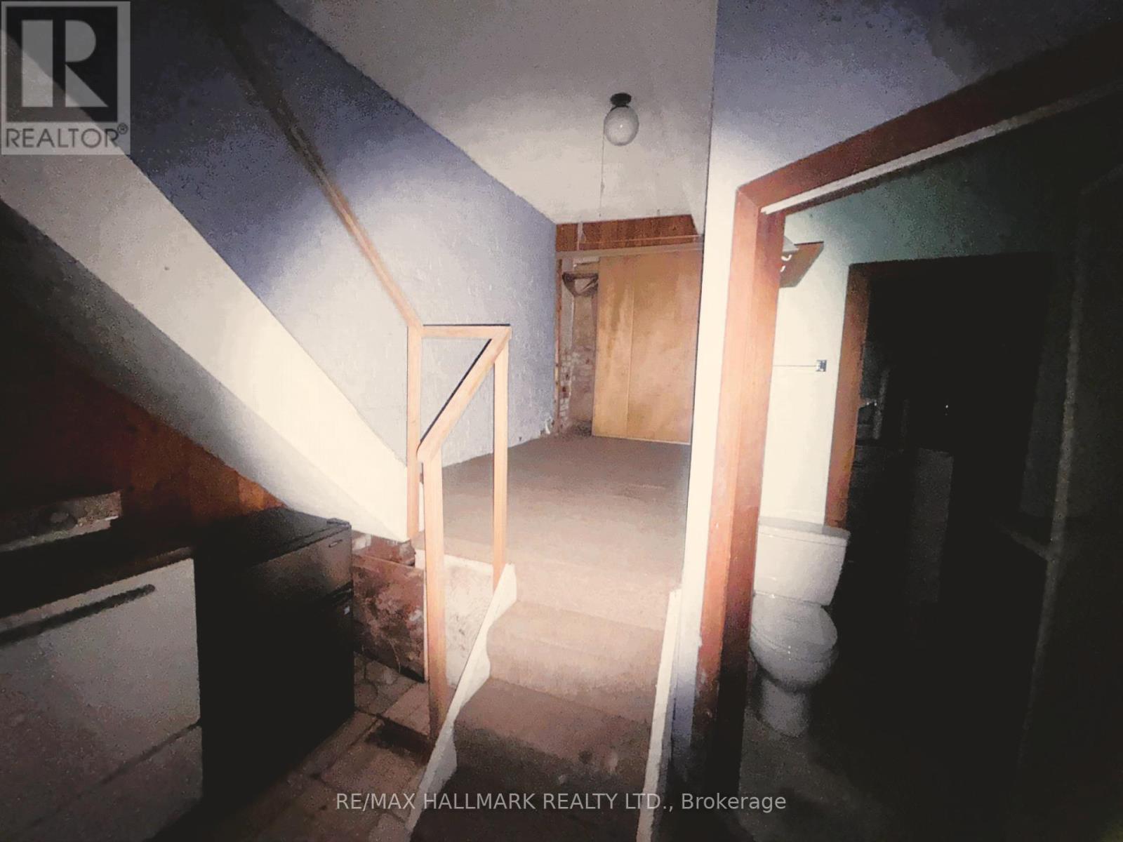 27 Bellhaven Road, Toronto, Ontario  M4L 3J4 - Photo 10 - E12607456