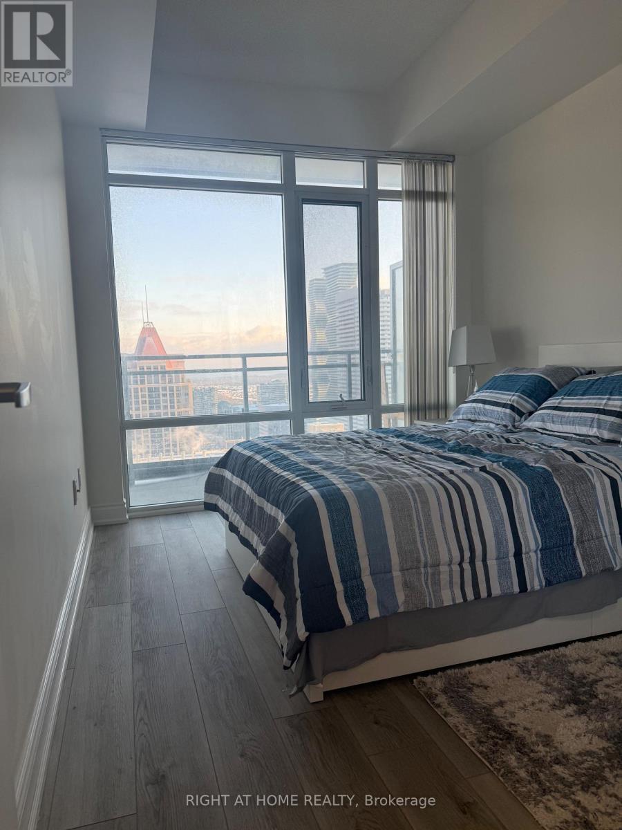 2902 - 360 Square One Drive, Mississauga (City Centre), Ontario  L5B 0G7 - Photo 12 - W12468012