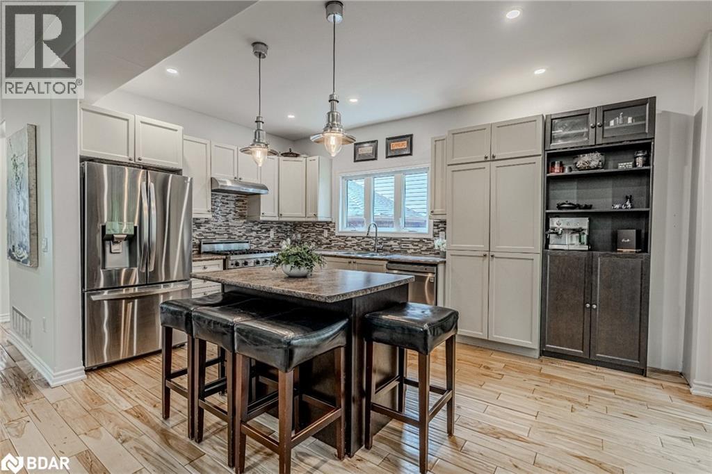 11 Oakmont Avenue, Horseshoe Valley, Ontario  L0L 2L0 - Photo 2 - 40773473