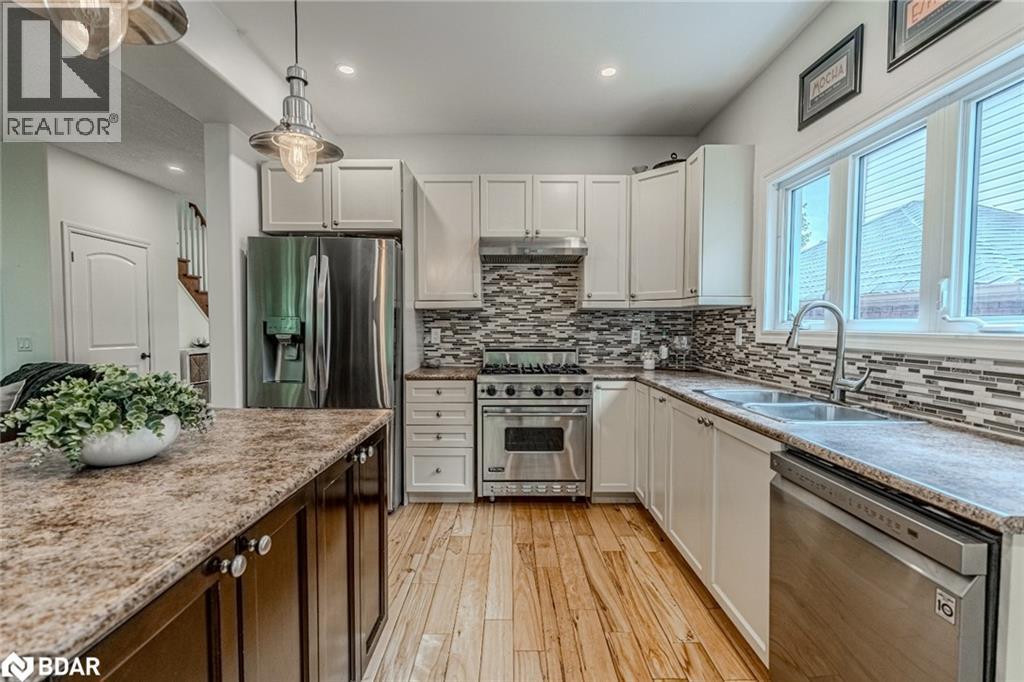 11 Oakmont Avenue, Horseshoe Valley, Ontario  L0L 2L0 - Photo 3 - 40773473