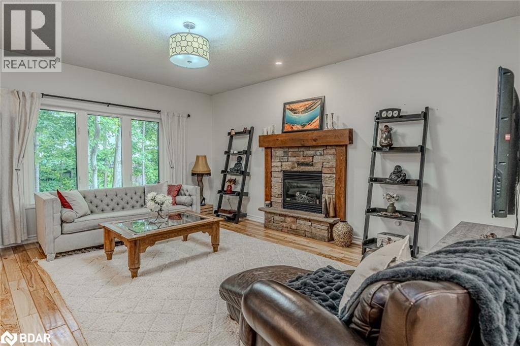 11 Oakmont Avenue, Horseshoe Valley, Ontario  L0L 2L0 - Photo 5 - 40773473