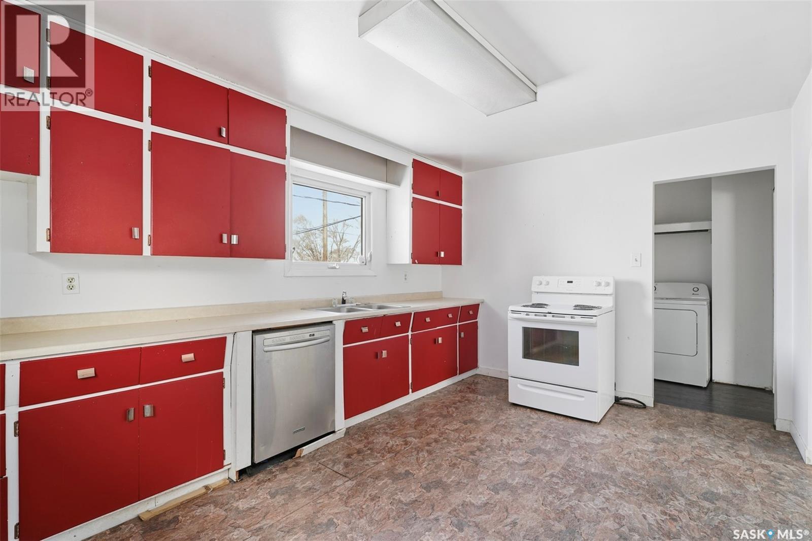 2410 Melrose Avenue, Saskatoon, Saskatchewan  S7J 0V5 - Photo 7 - SK025129