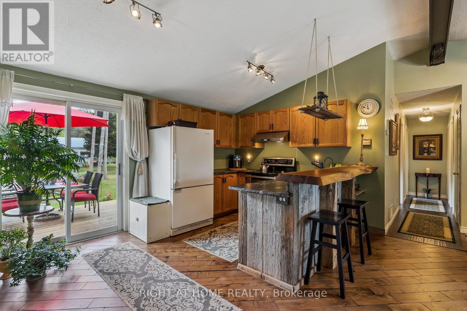 6216 Sunnidale Tosorontio Townline, Clearview, Ontario  L0M 1K0 - Photo 10 - S12348707