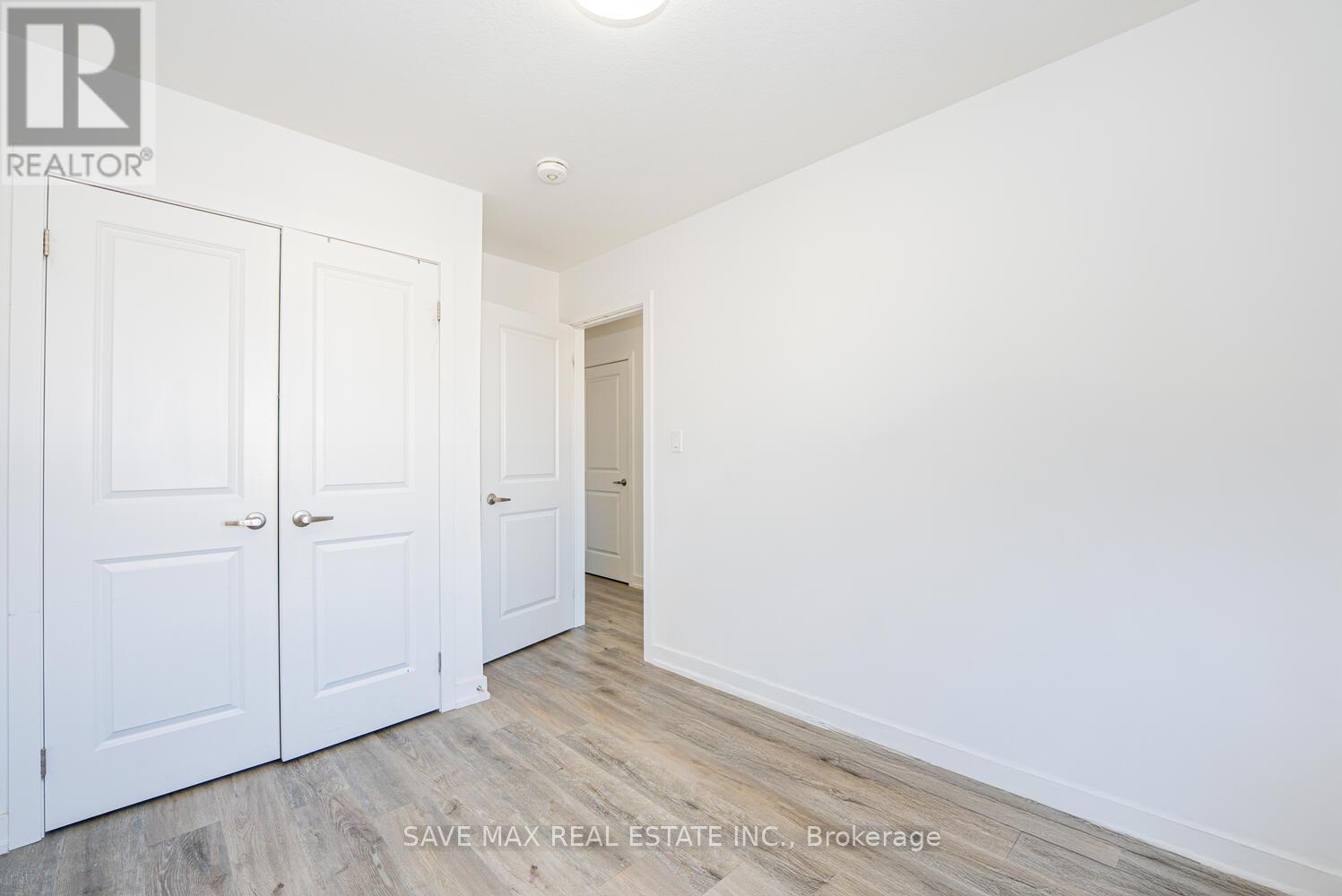 16 - 205 West Oak Trail, Kitchener, Ontario  N2R 0R9 - Photo 10 - X12608624