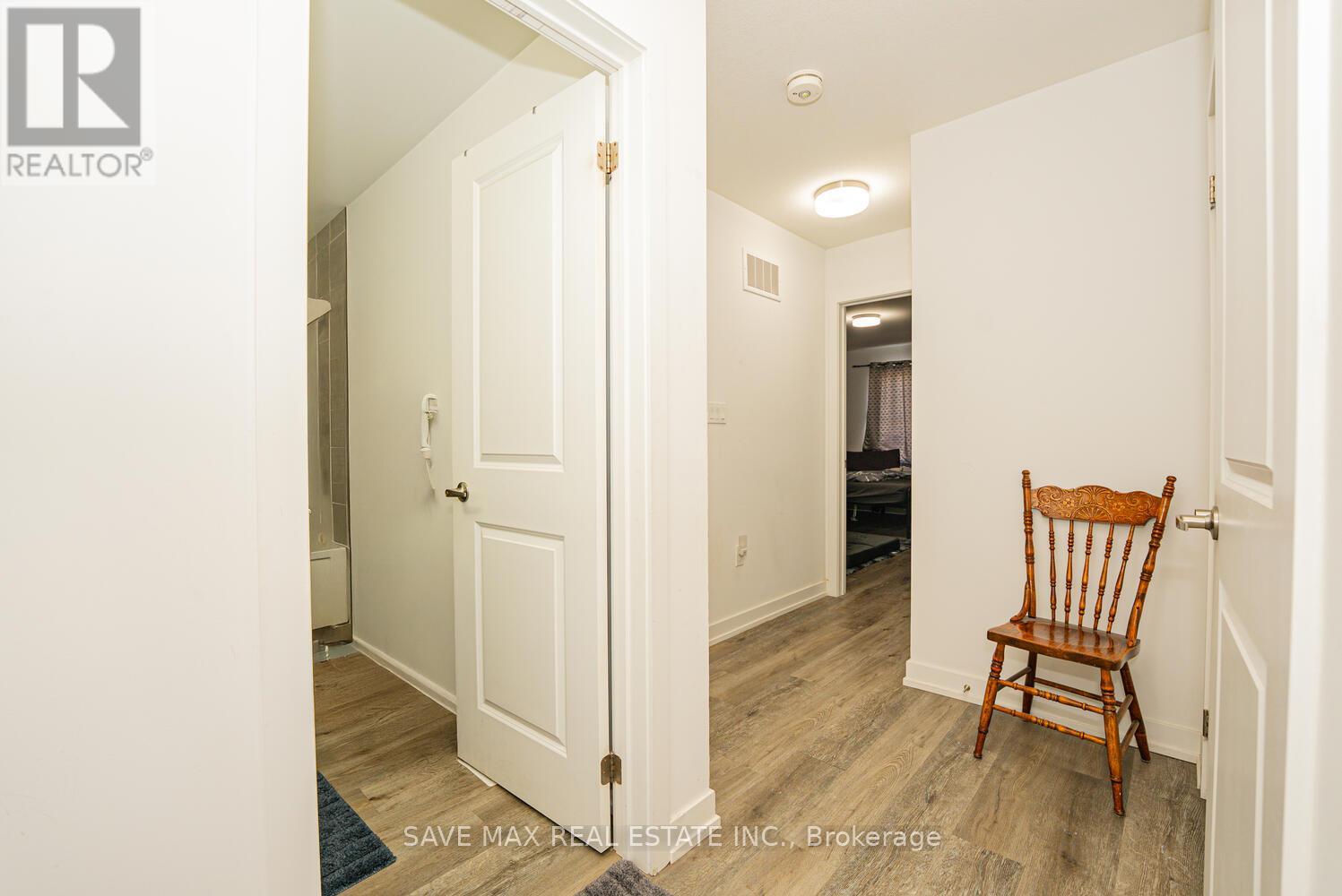 16 - 205 West Oak Trail, Kitchener, Ontario  N2R 0R9 - Photo 14 - X12608624