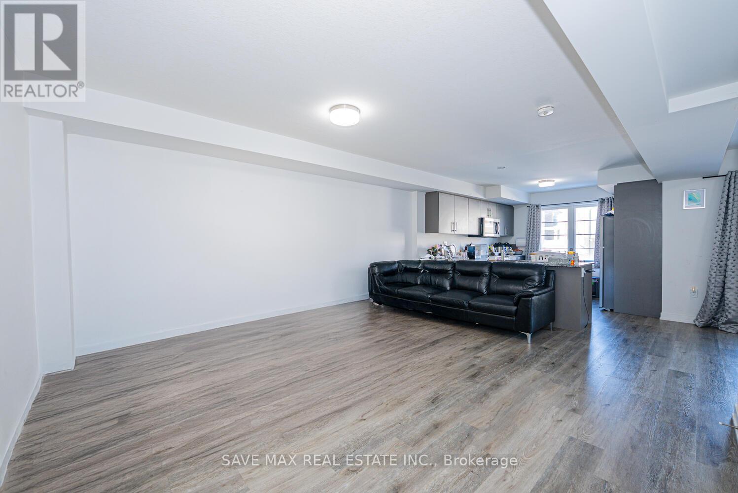 16 - 205 West Oak Trail, Kitchener, Ontario  N2R 0R9 - Photo 27 - X12608624