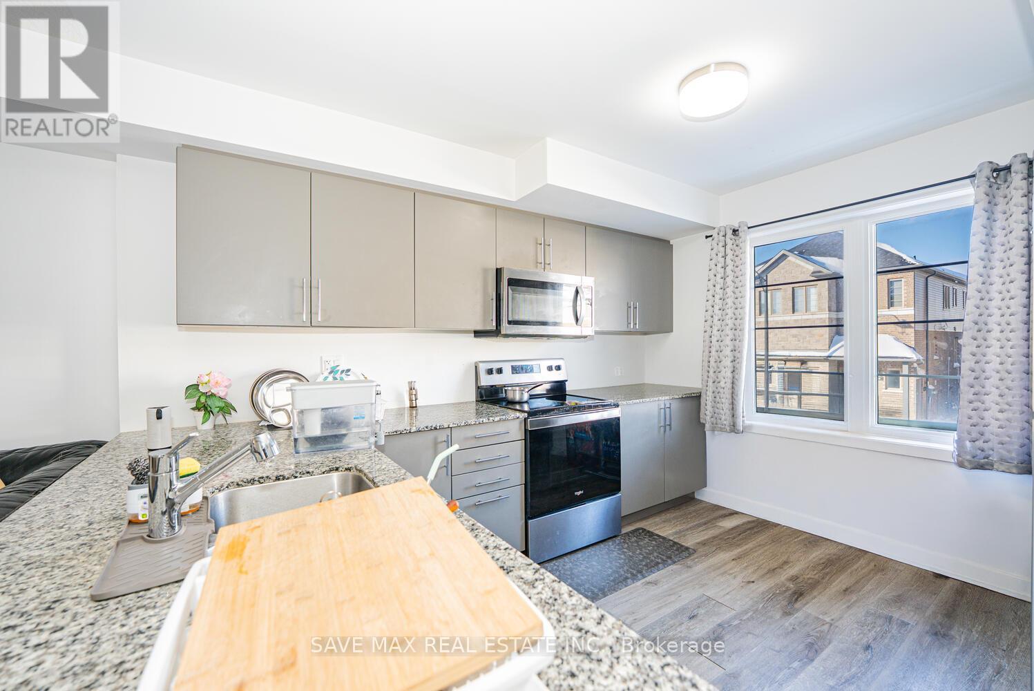 16 - 205 West Oak Trail, Kitchener, Ontario  N2R 0R9 - Photo 23 - X12608624