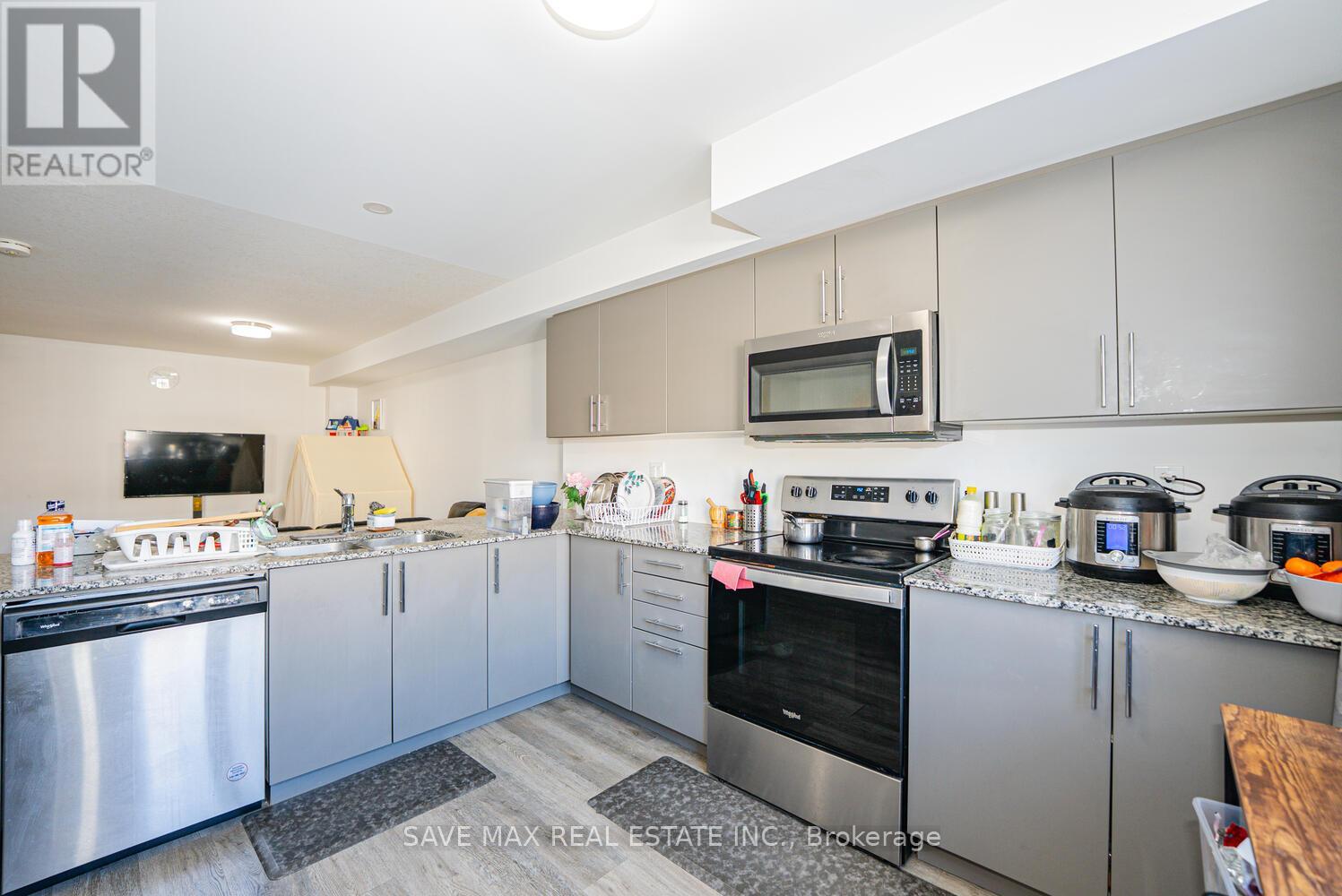 16 - 205 West Oak Trail, Kitchener, Ontario  N2R 0R9 - Photo 22 - X12608624