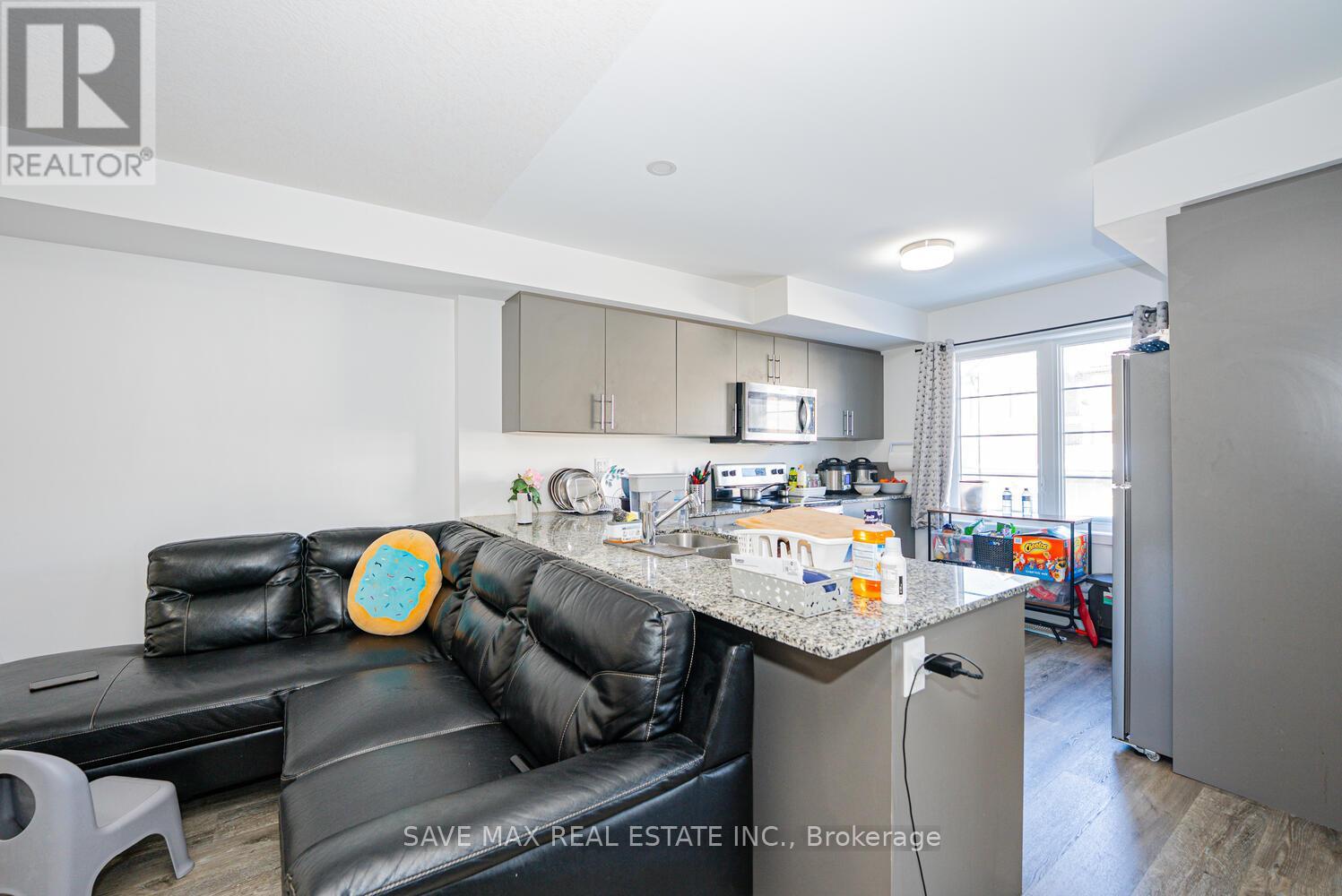 16 - 205 West Oak Trail, Kitchener, Ontario  N2R 0R9 - Photo 24 - X12608624