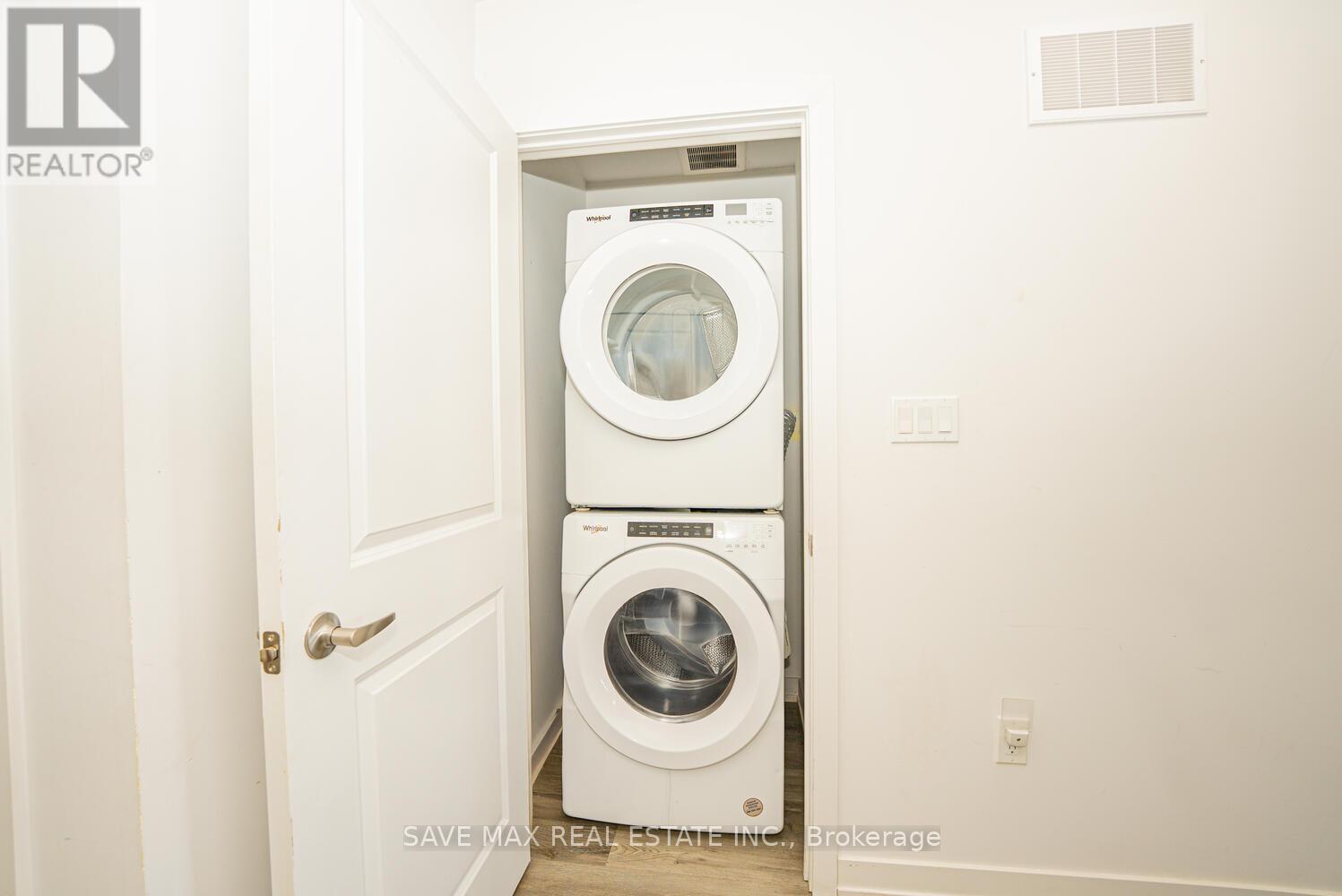 16 - 205 West Oak Trail, Kitchener, Ontario  N2R 0R9 - Photo 8 - X12608624