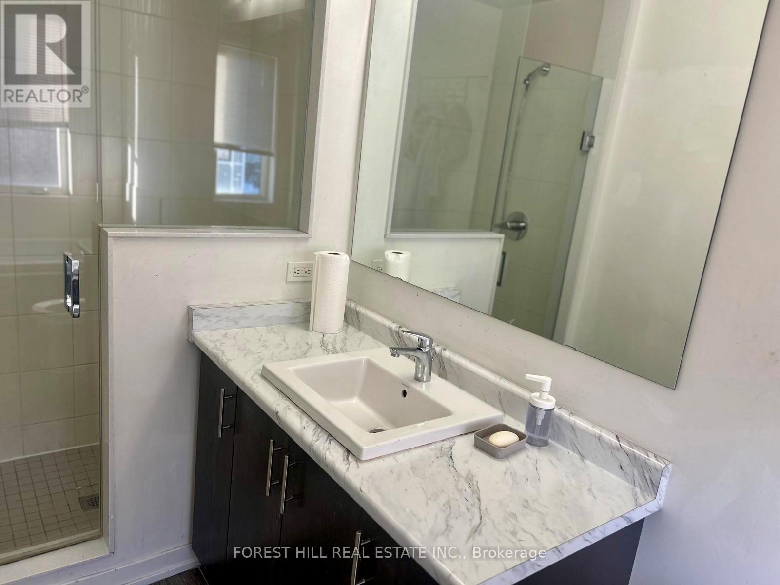 142 Salterton Circle, Vaughan, Ontario  L6A 4Z1 - Photo 13 - N12608630