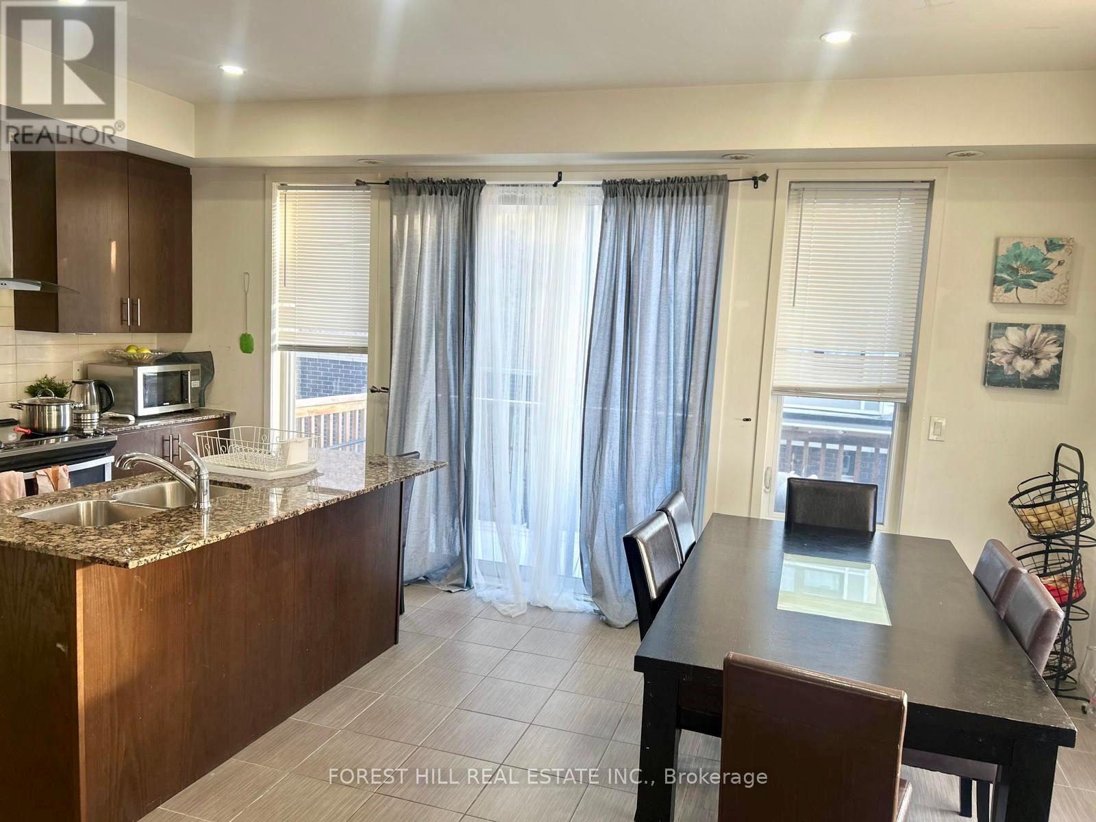 142 Salterton Circle, Vaughan, Ontario  L6A 4Z1 - Photo 6 - N12608630