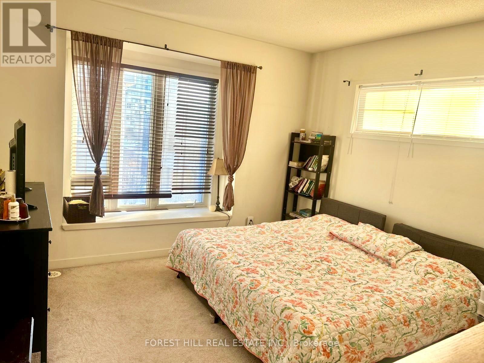 142 Salterton Circle, Vaughan, Ontario  L6A 4Z1 - Photo 8 - N12608630