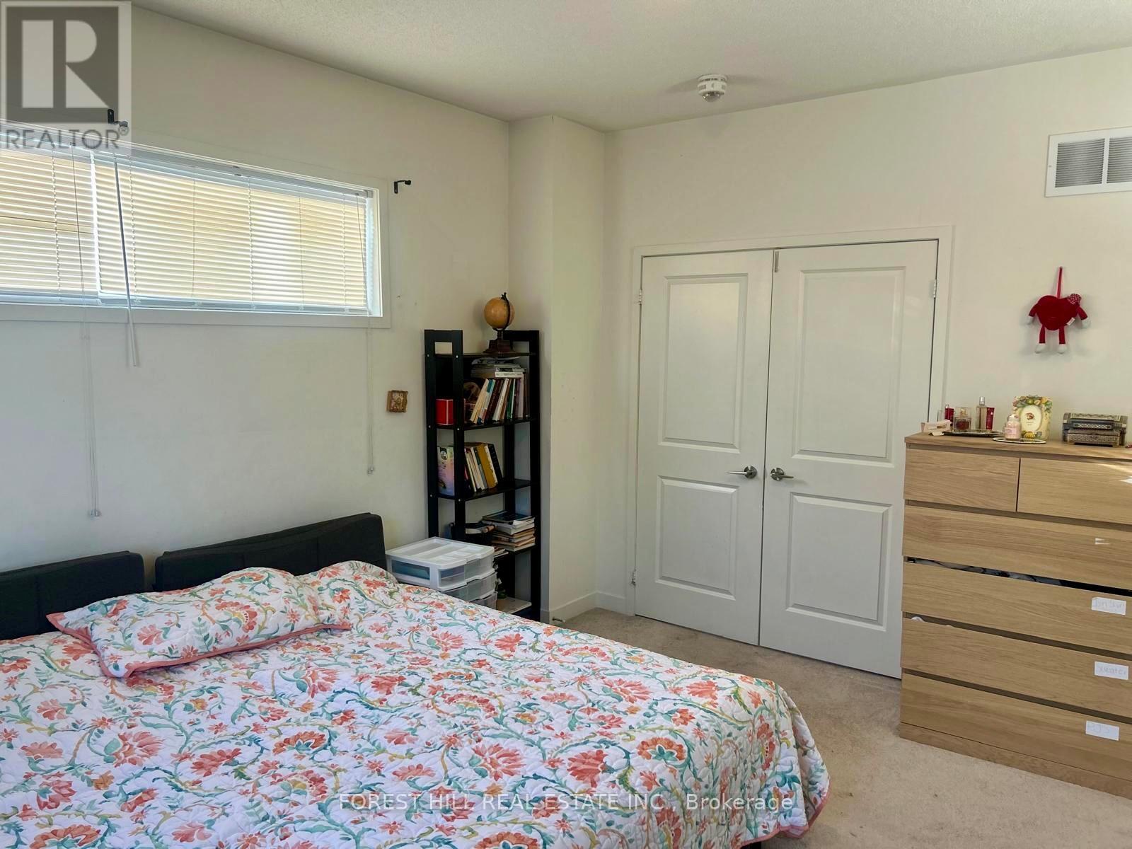 142 Salterton Circle, Vaughan, Ontario  L6A 4Z1 - Photo 9 - N12608630