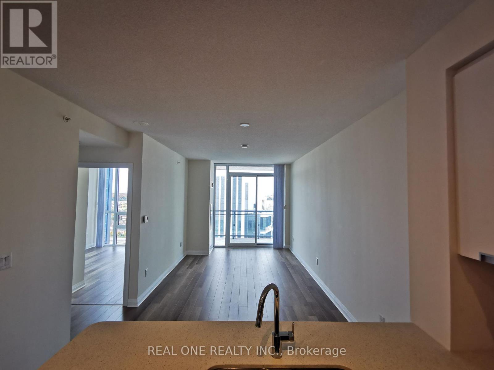 1915 - 5033 Four Springs Avenue, Mississauga, Ontario  L5R 0G6 - Photo 3 - W12608634