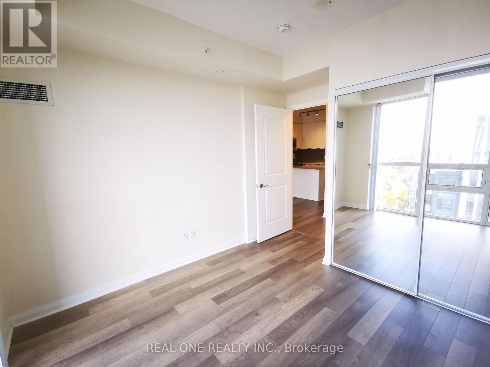 1915 - 5033 Four Springs Avenue, Mississauga, Ontario  L5R 0G6 - Photo 5 - W12608634