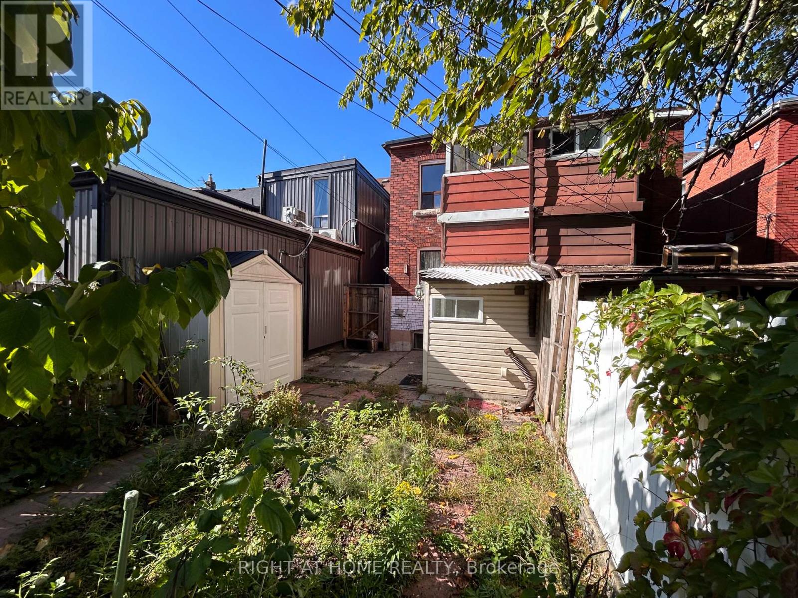 B - 1039 Ossington Avenue, Toronto, Ontario  M6G 3V9 - Photo 9 - W12608644