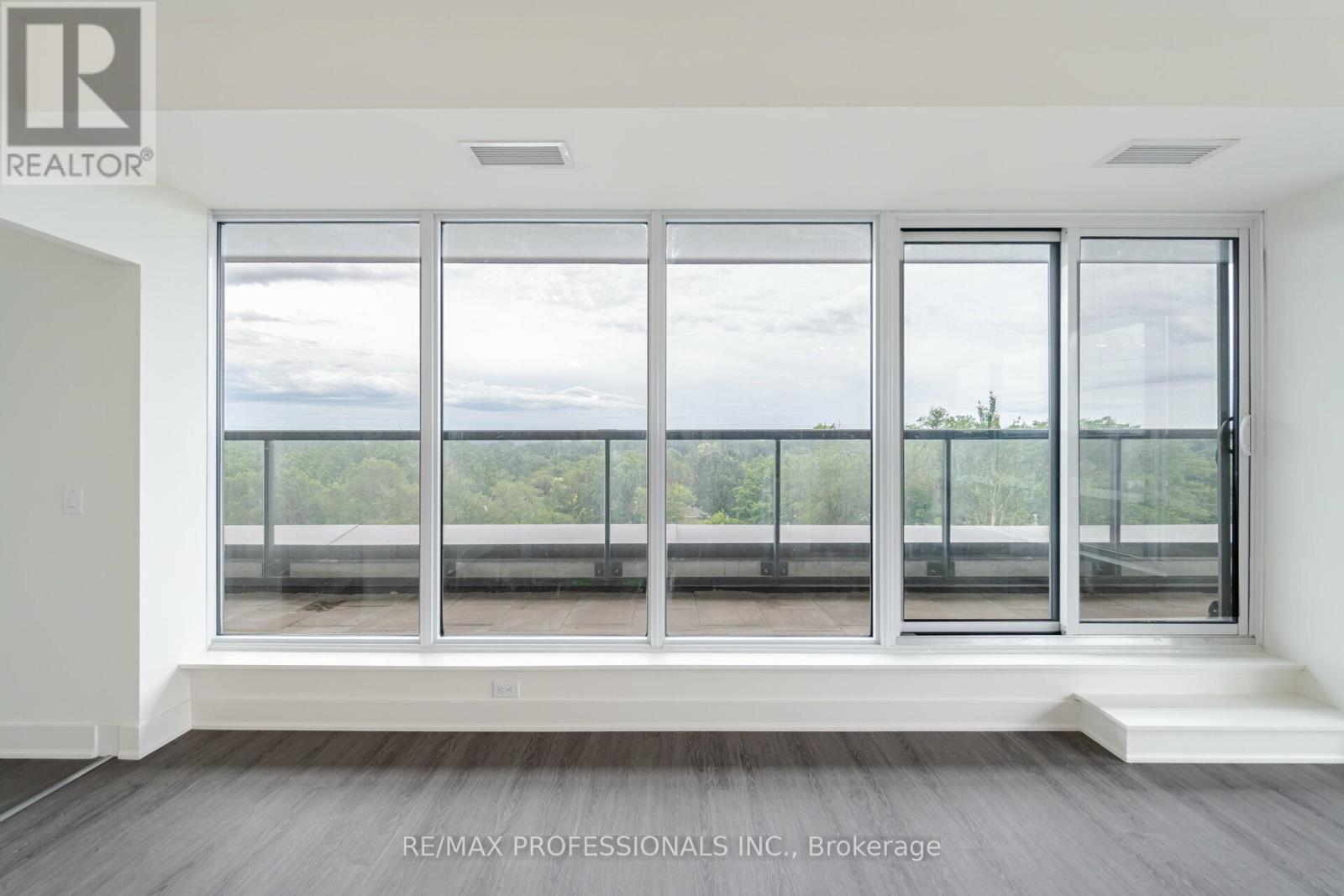 504 - 185 Deerfield Road, Newmarket, Ontario  L3Y 0G7 - Photo 11 - N12579250