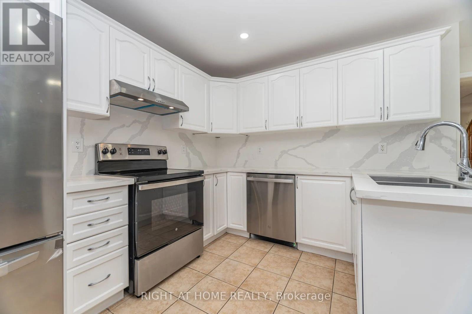 1089 Hepburn Road, Milton, Ontario  L9T 6X6 - Photo 14 - W12552952