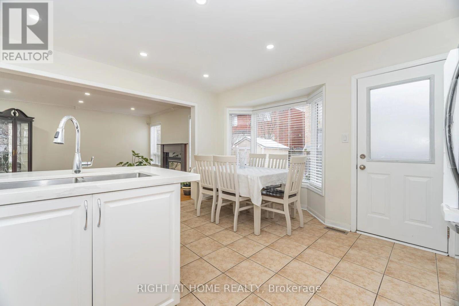 1089 Hepburn Road, Milton, Ontario  L9T 6X6 - Photo 18 - W12552952