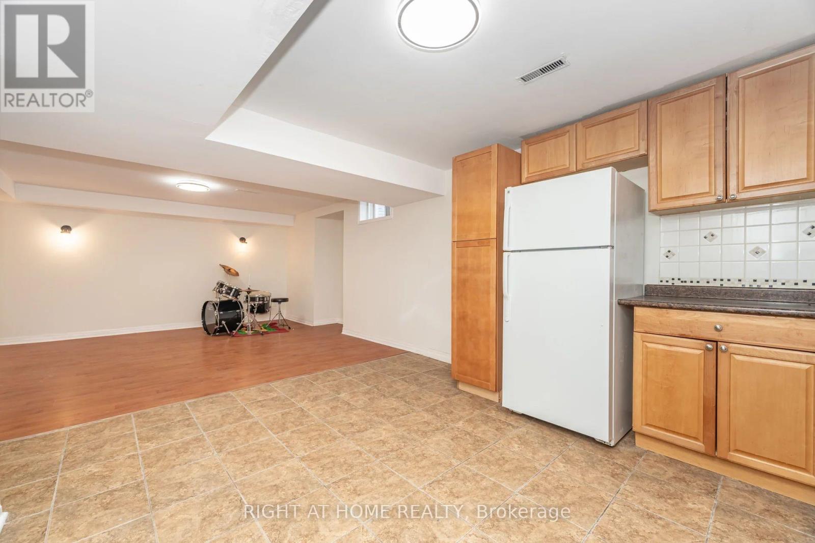 1089 Hepburn Road, Milton, Ontario  L9T 6X6 - Photo 39 - W12552952