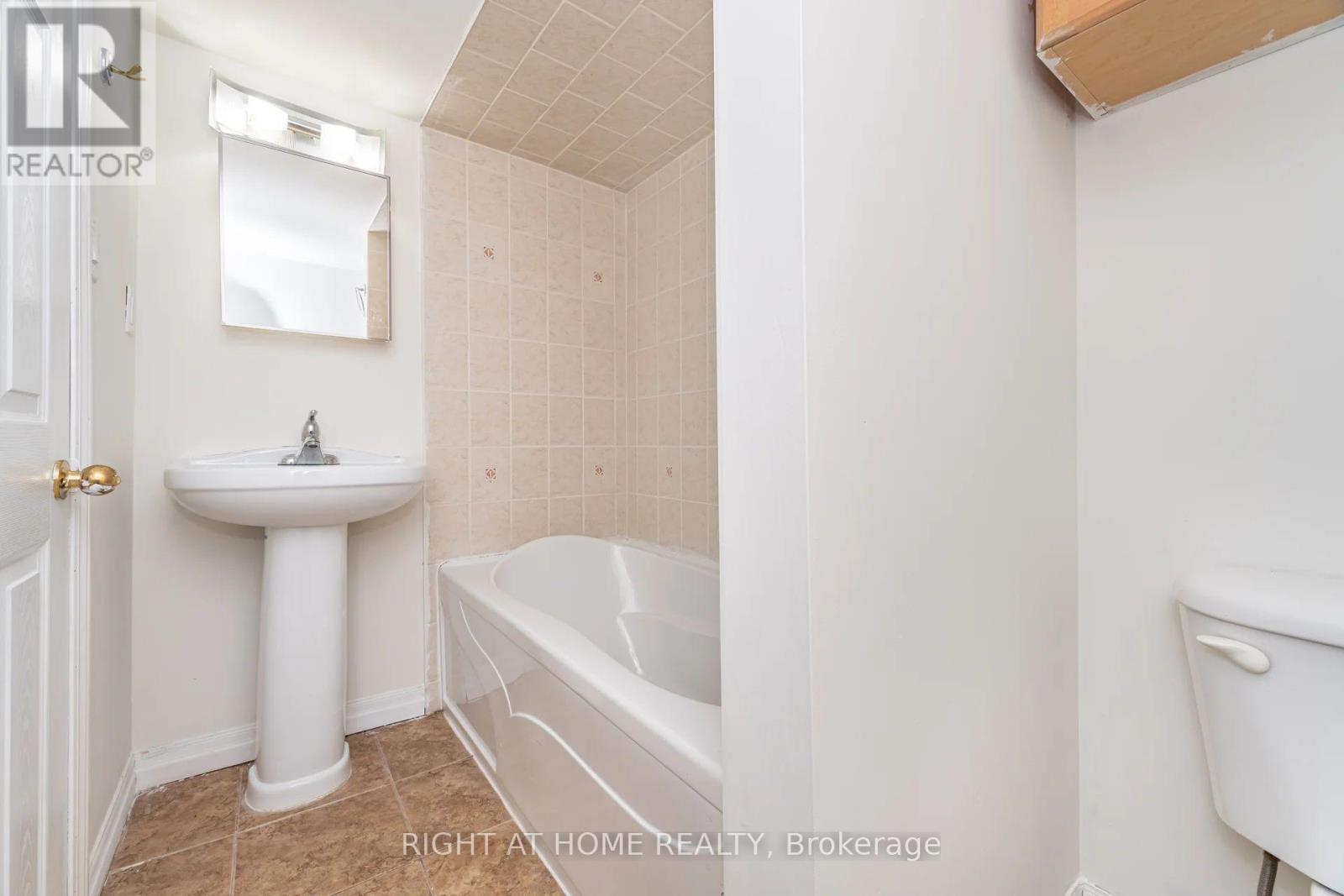 1089 Hepburn Road, Milton, Ontario  L9T 6X6 - Photo 47 - W12552952