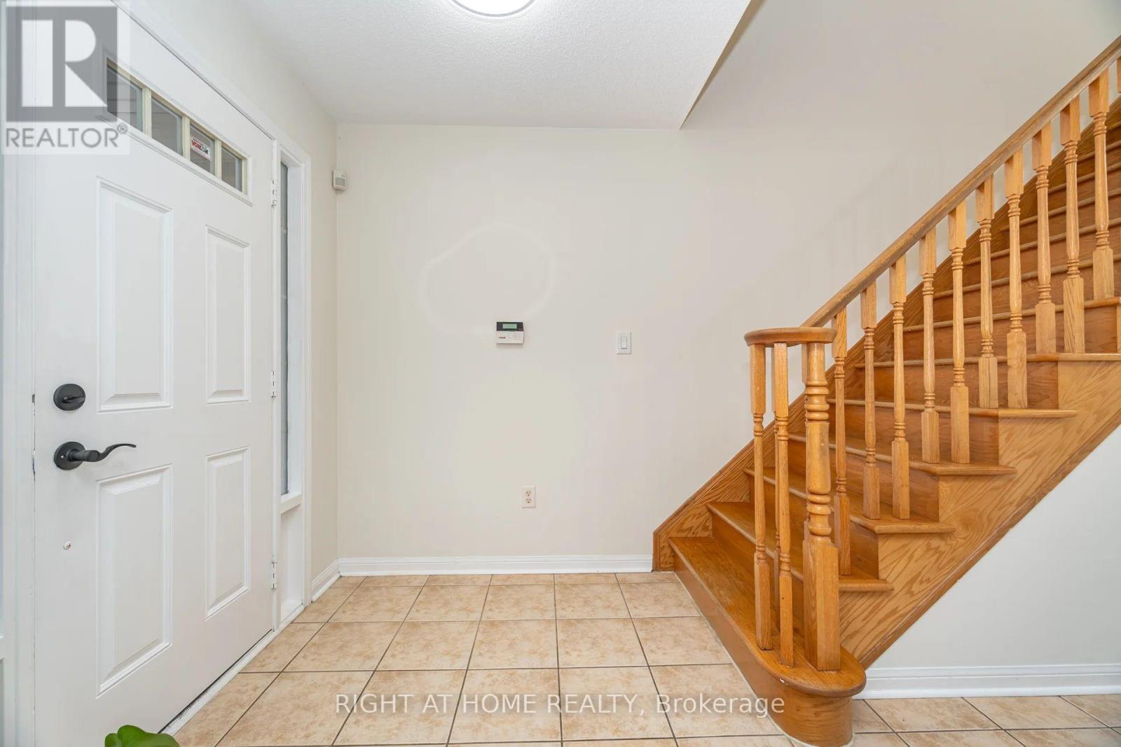 1089 Hepburn Road, Milton, Ontario  L9T 6X6 - Photo 5 - W12552952