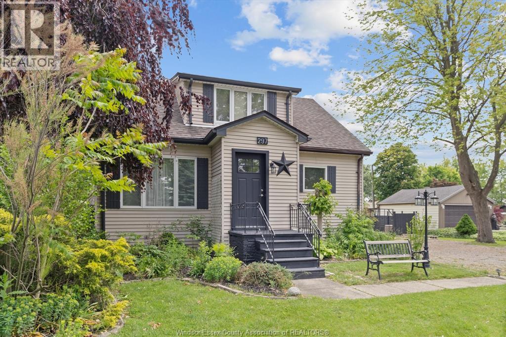 297 Talbot South, Essex, Ontario N8M 1C2 - Photo 3 - 25026510