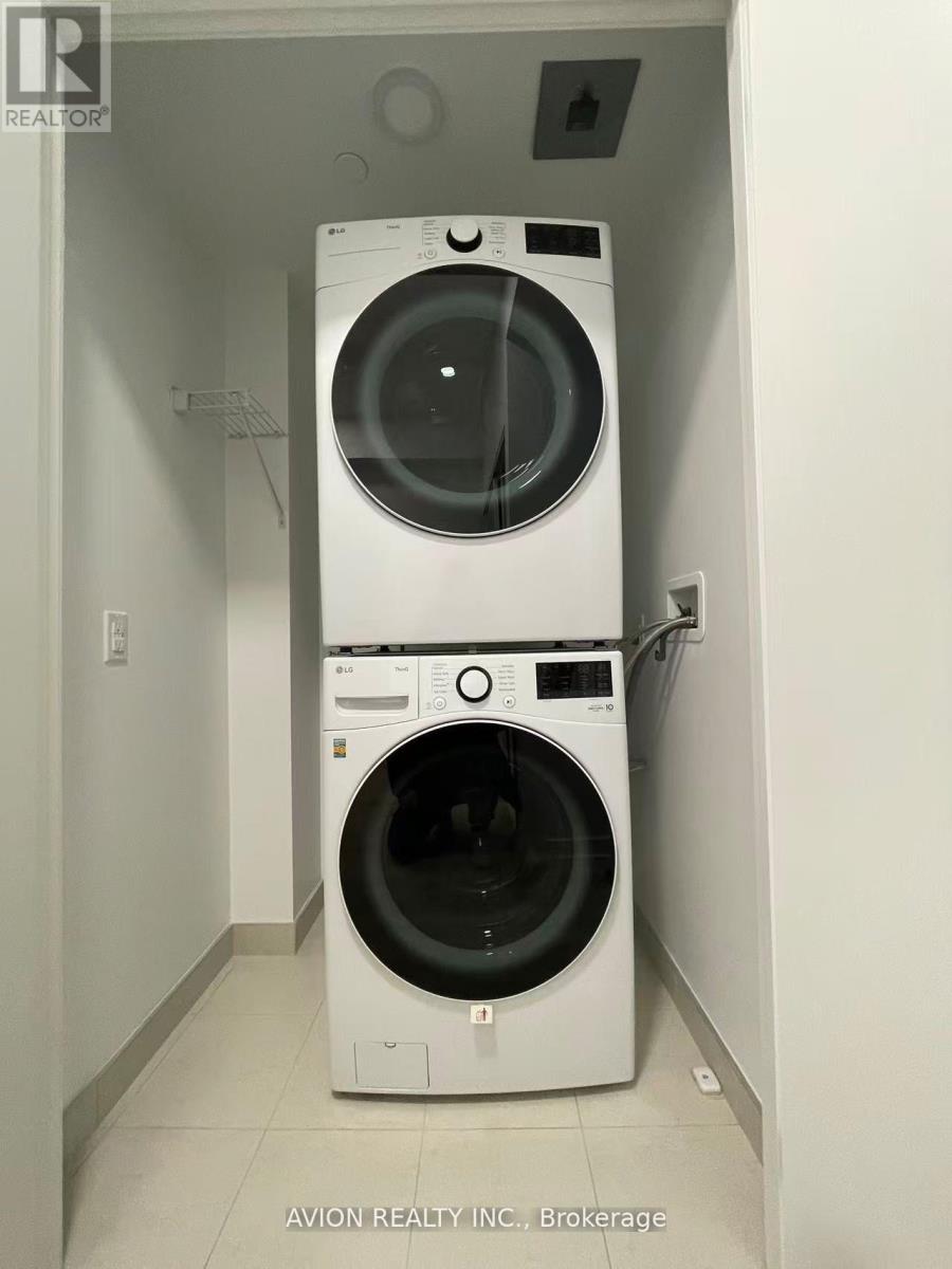 702 - 395 Square One Drive, Mississauga, Ontario  L5B 0P6 - Photo 10 - W12608648