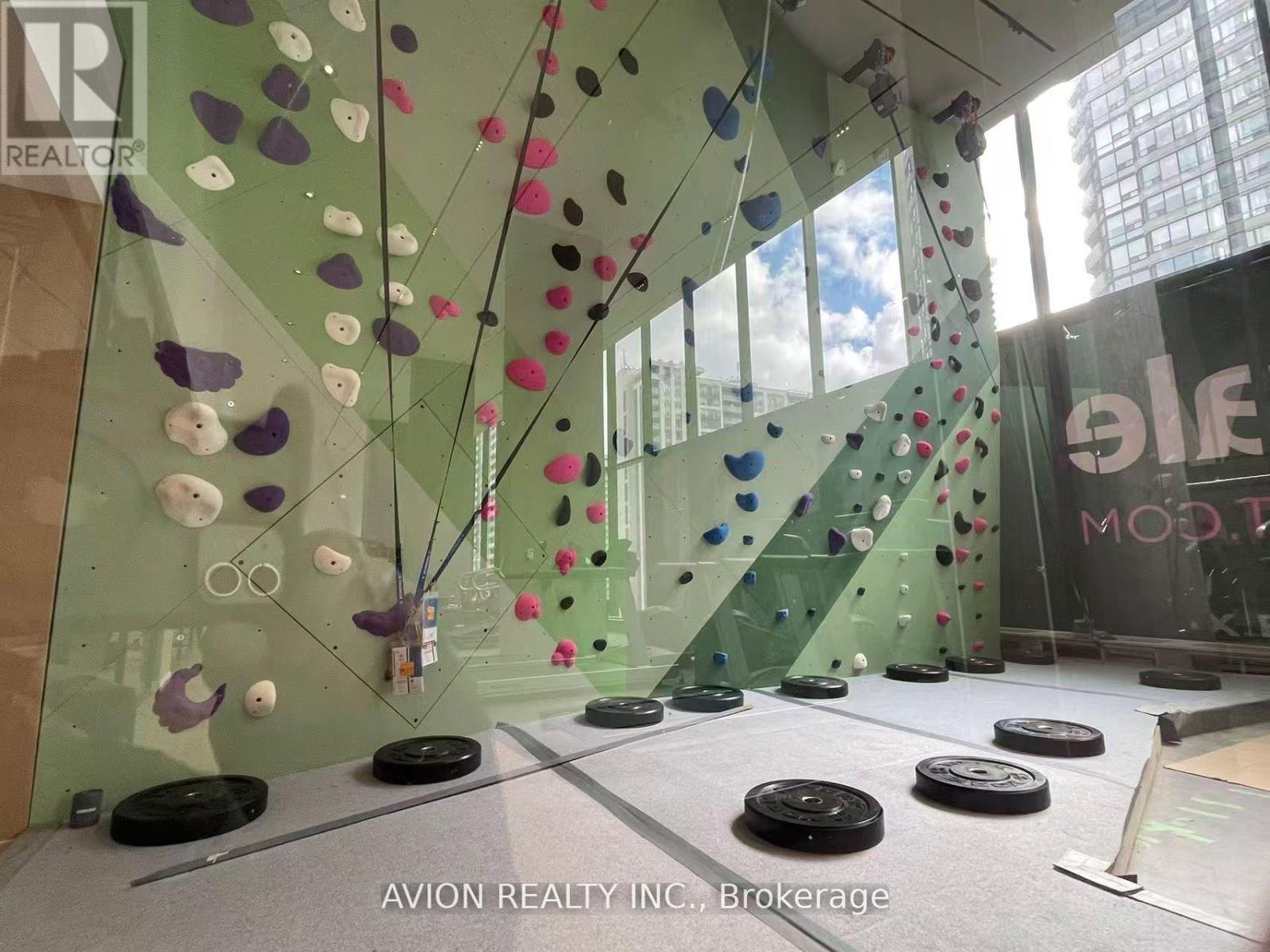 702 - 395 Square One Drive, Mississauga, Ontario  L5B 0P6 - Photo 13 - W12608648