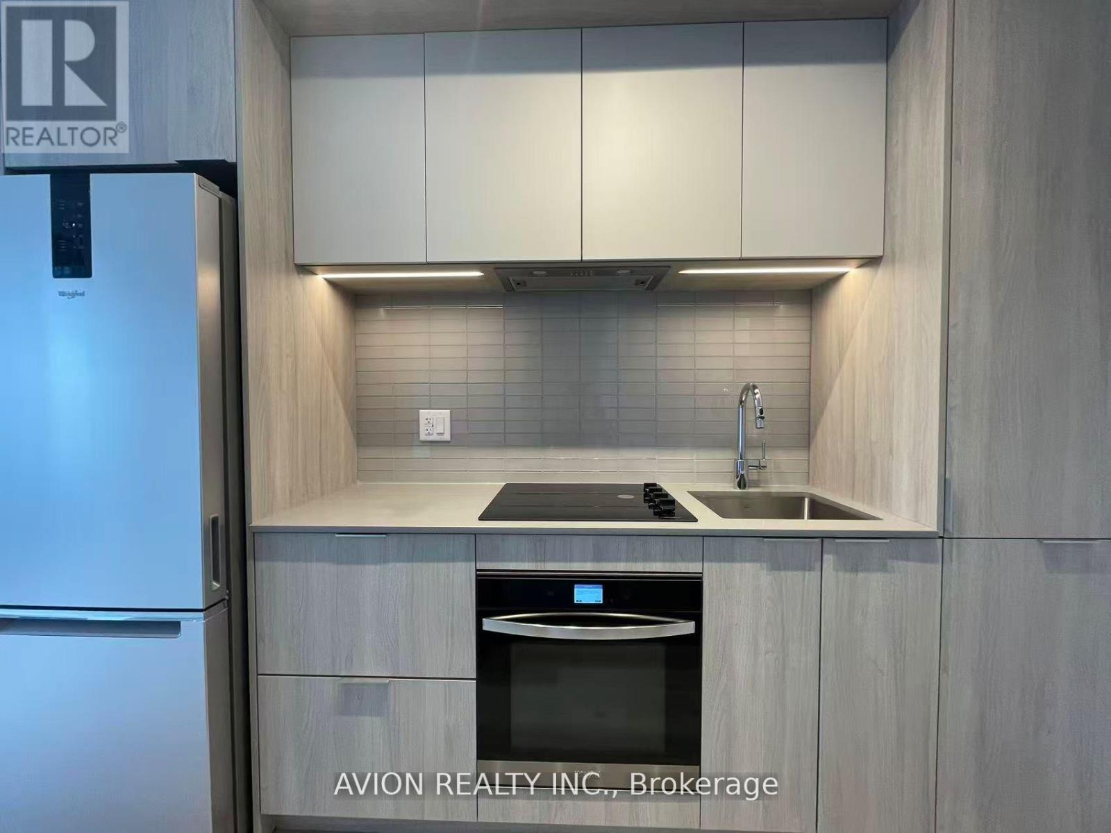 702 - 395 Square One Drive, Mississauga, Ontario  L5B 0P6 - Photo 2 - W12608648