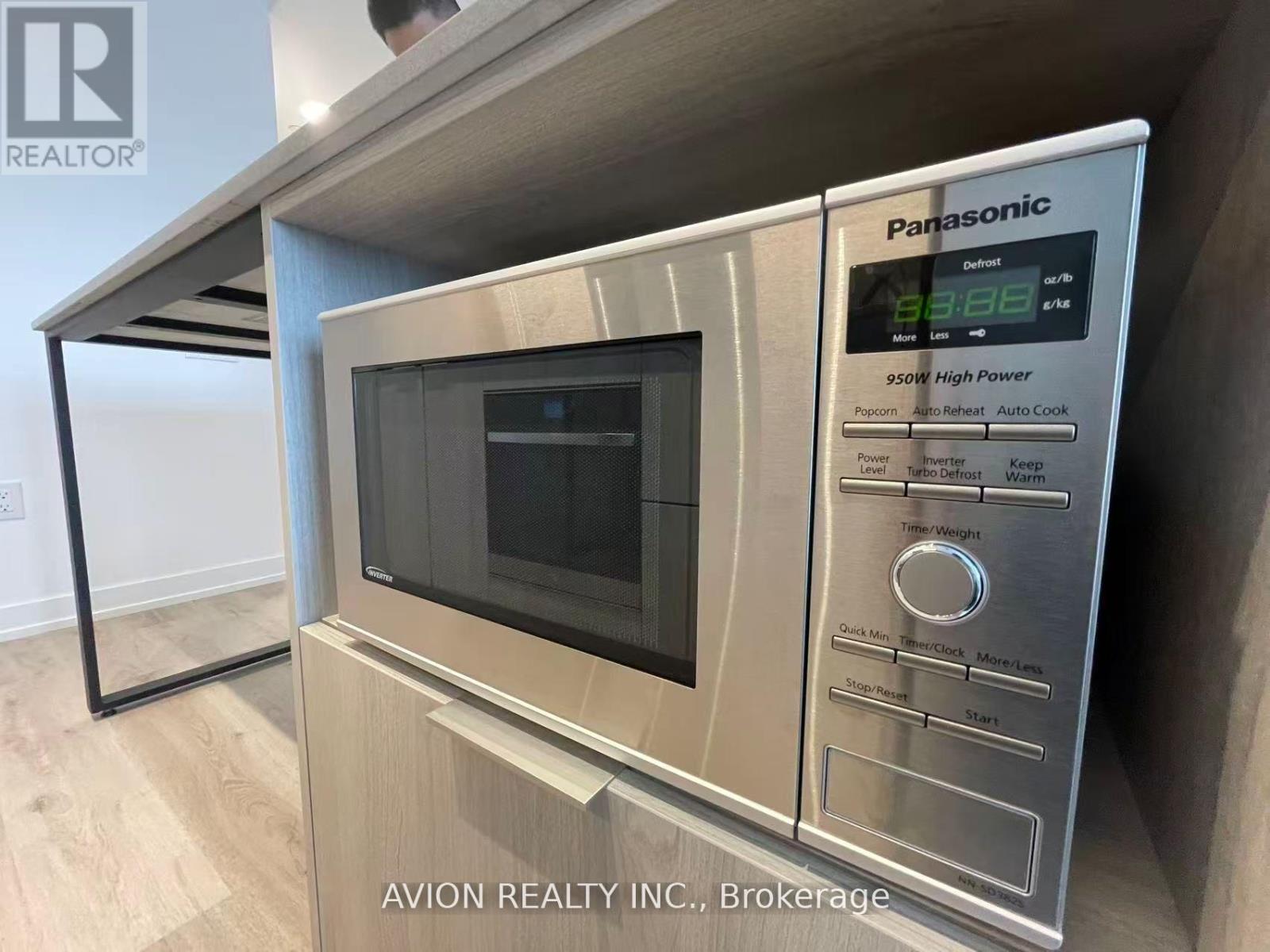 702 - 395 Square One Drive, Mississauga, Ontario  L5B 0P6 - Photo 6 - W12608648