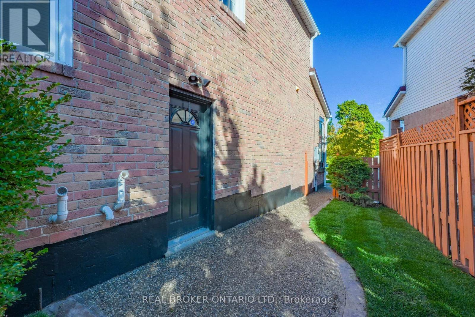 4326 Waterford Crescent, Mississauga, Ontario  L5R 2B2 - Photo 44 - W12475881