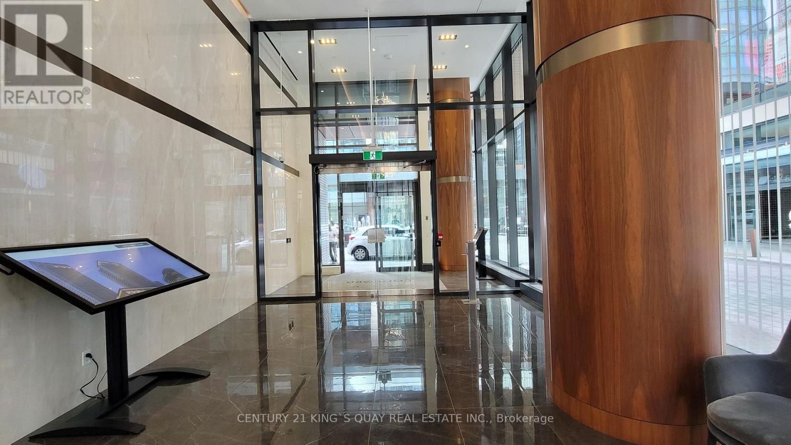 1009 - 19 BATHURST STREET, Toronto, Ontario