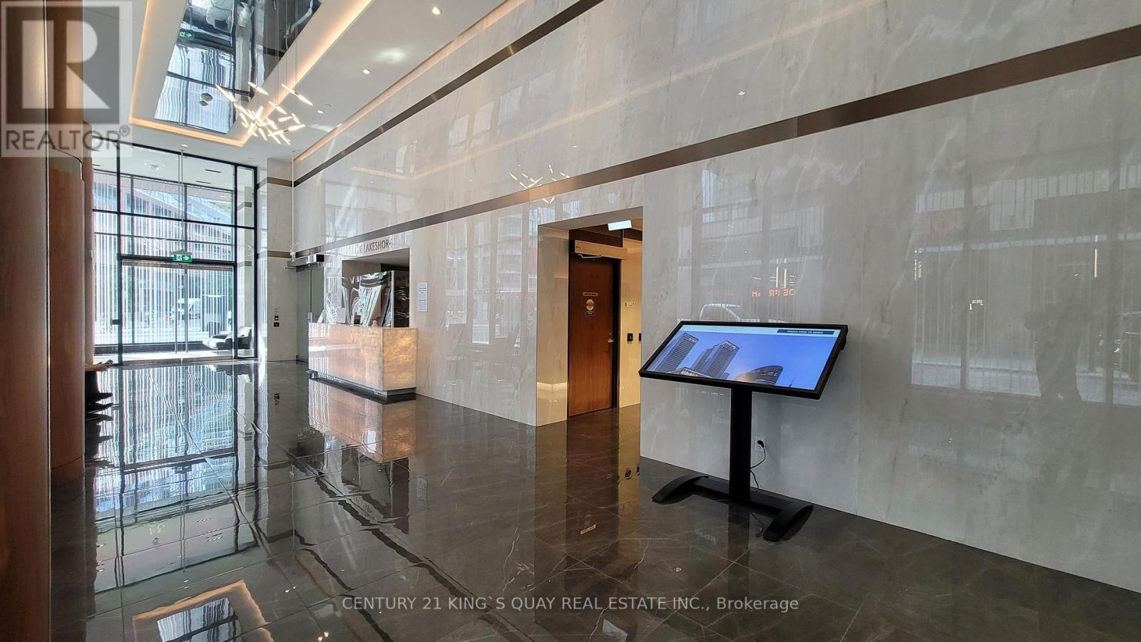 1009 - 19 Bathurst Street, Toronto, Ontario  M5V 0N2 - Photo 2 - C12608670