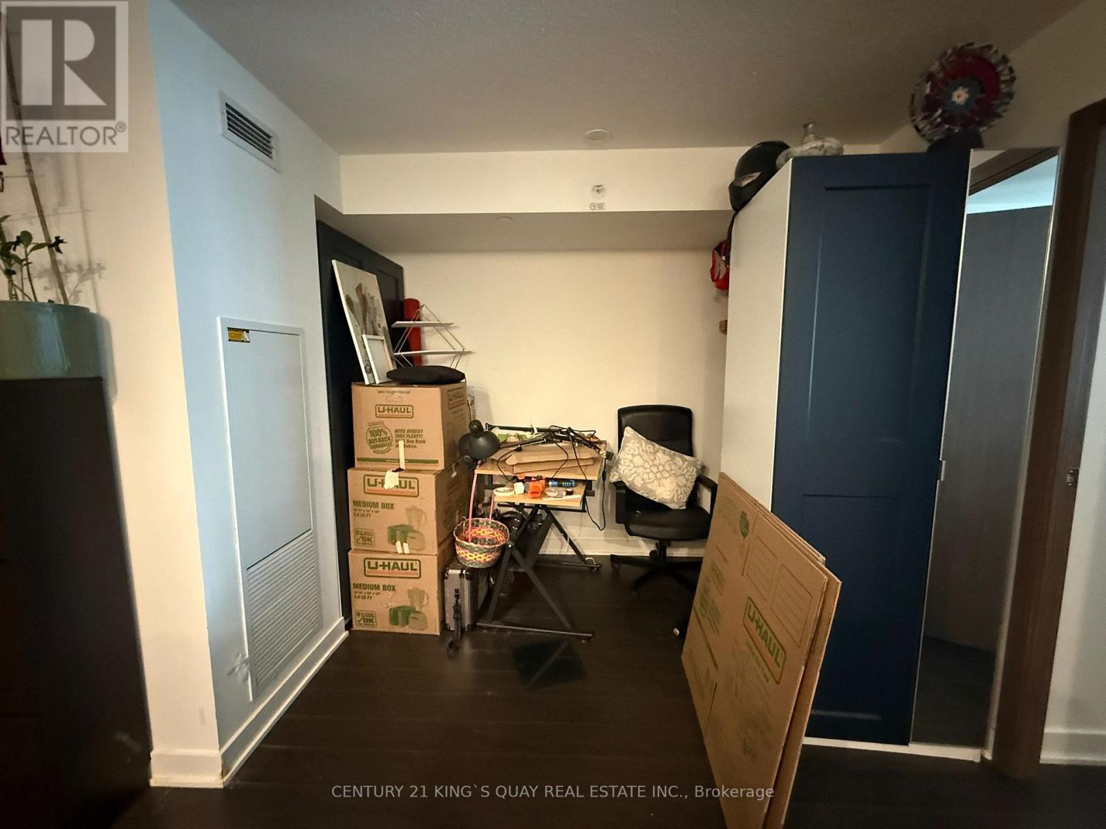 1009 - 19 Bathurst Street, Toronto, Ontario  M5V 0N2 - Photo 6 - C12608670