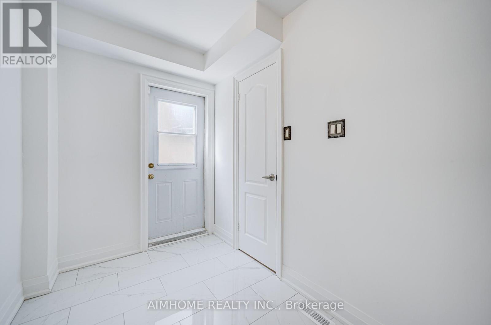 Lower - 2575 Benedet Drive N, Mississauga, Ontario  L5J 4H6 - Photo 16 - W12587504