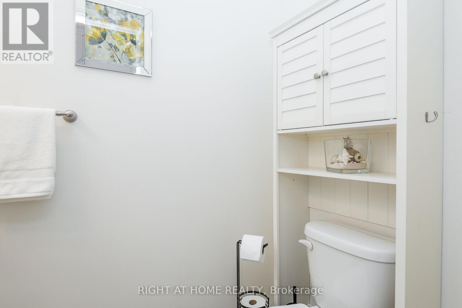 102 Upper Canada Court, Halton Hills, Ontario  L7G 0L2 - Photo 12 - W12608668