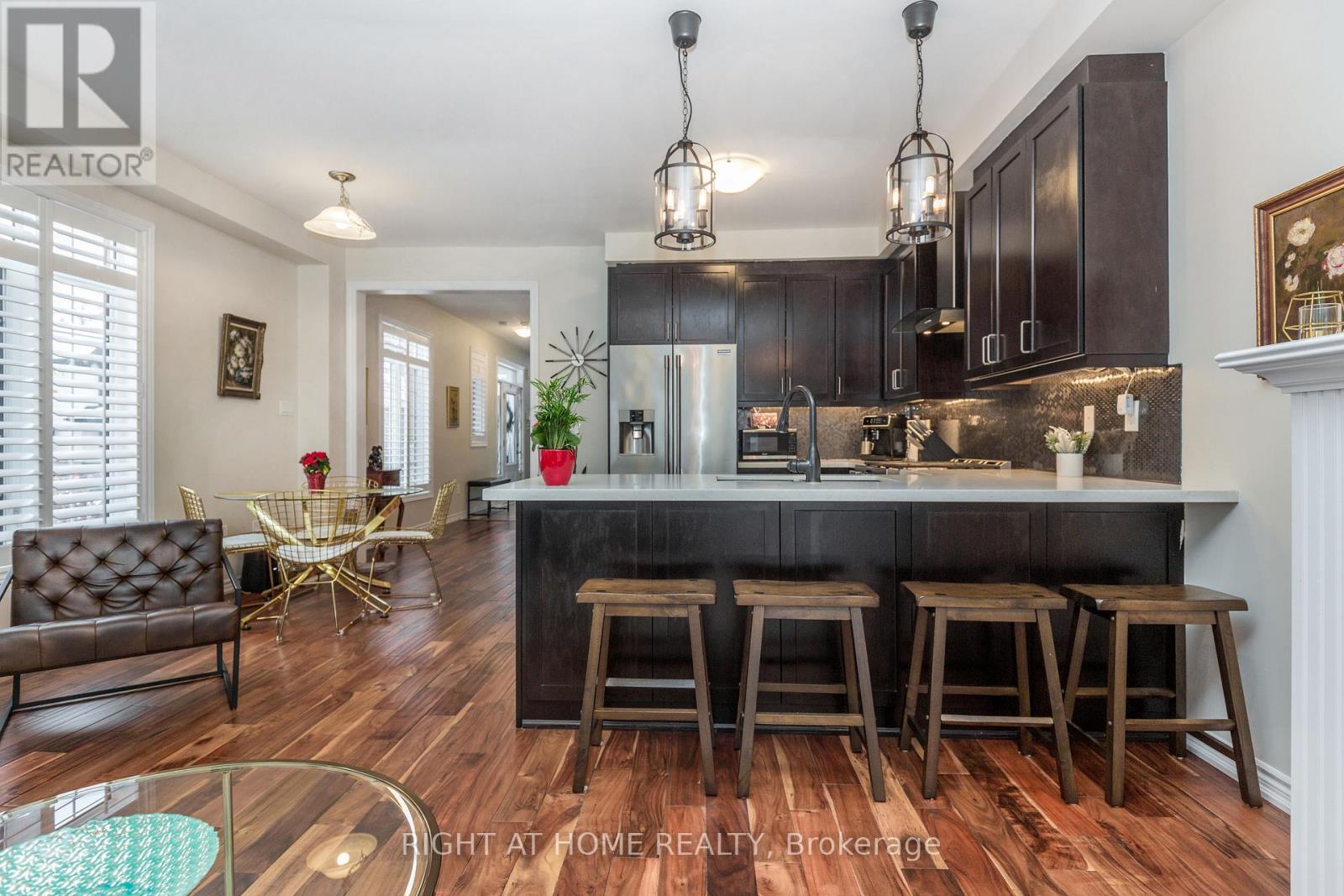 102 Upper Canada Court, Halton Hills, Ontario  L7G 0L2 - Photo 17 - W12608668