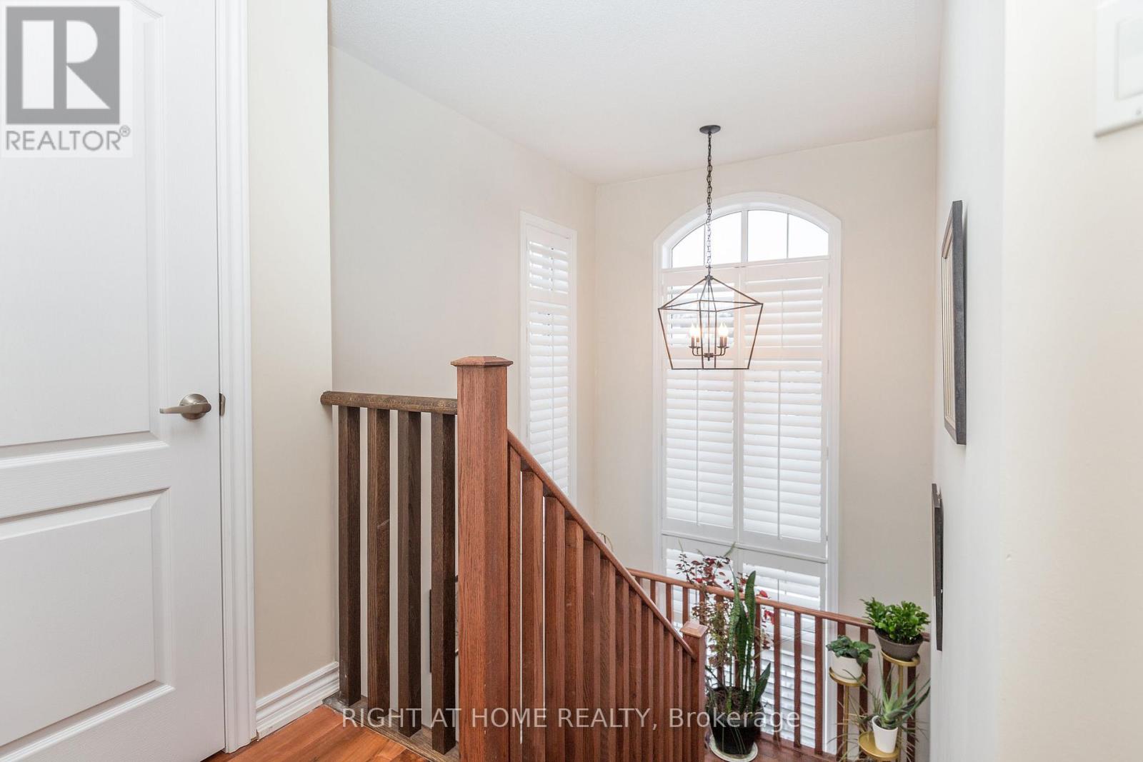 102 Upper Canada Court, Halton Hills, Ontario  L7G 0L2 - Photo 23 - W12608668