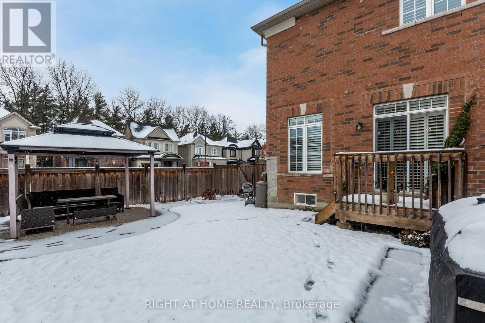 102 Upper Canada Court, Halton Hills, Ontario  L7G 0L2 - Photo 38 - W12608668