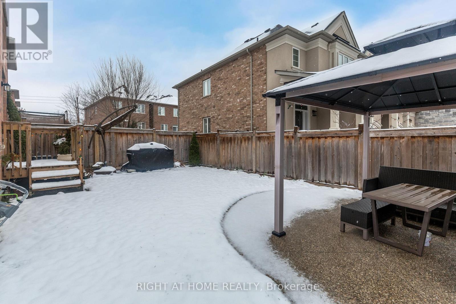 102 Upper Canada Court, Halton Hills, Ontario  L7G 0L2 - Photo 40 - W12608668